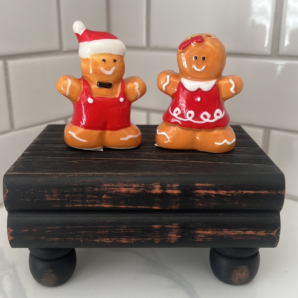 🎄Cute Gingerbread Salt & Pepper! - Picture 8 of 12